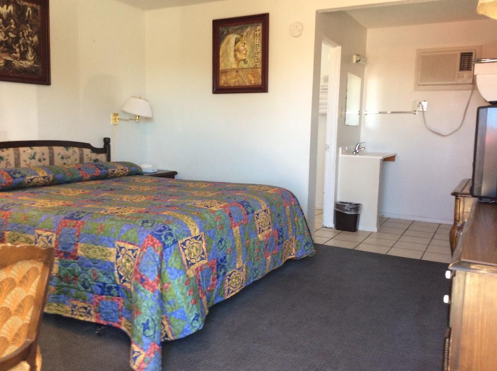 Economy Inn Tonopah Room photo